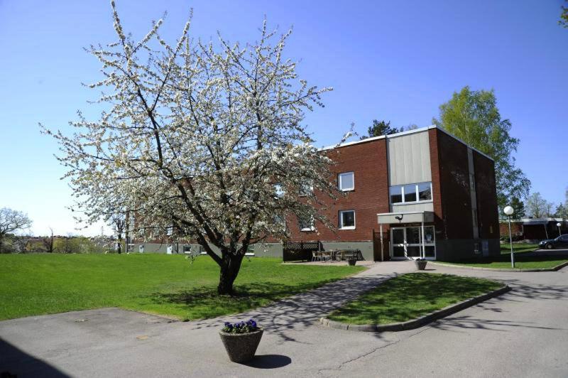 Logi Tuppen, Vandrarhem - Oskarshamns Folkhoegskola Zewnętrze zdjęcie