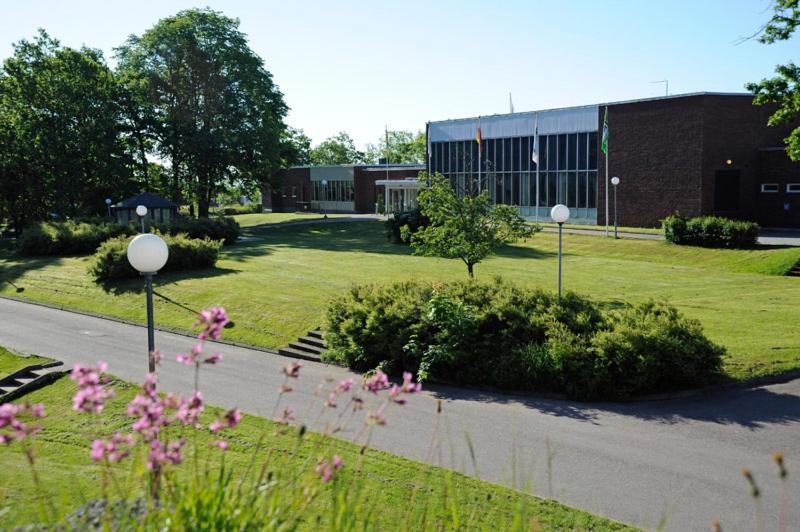 Logi Tuppen, Vandrarhem - Oskarshamns Folkhoegskola Zewnętrze zdjęcie